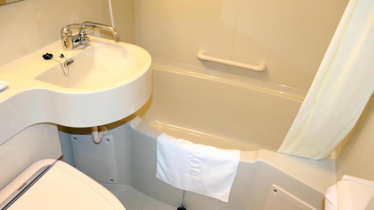 Toyoko Inn Sendai Higashi-Guchi No 2 Екстер'єр фото