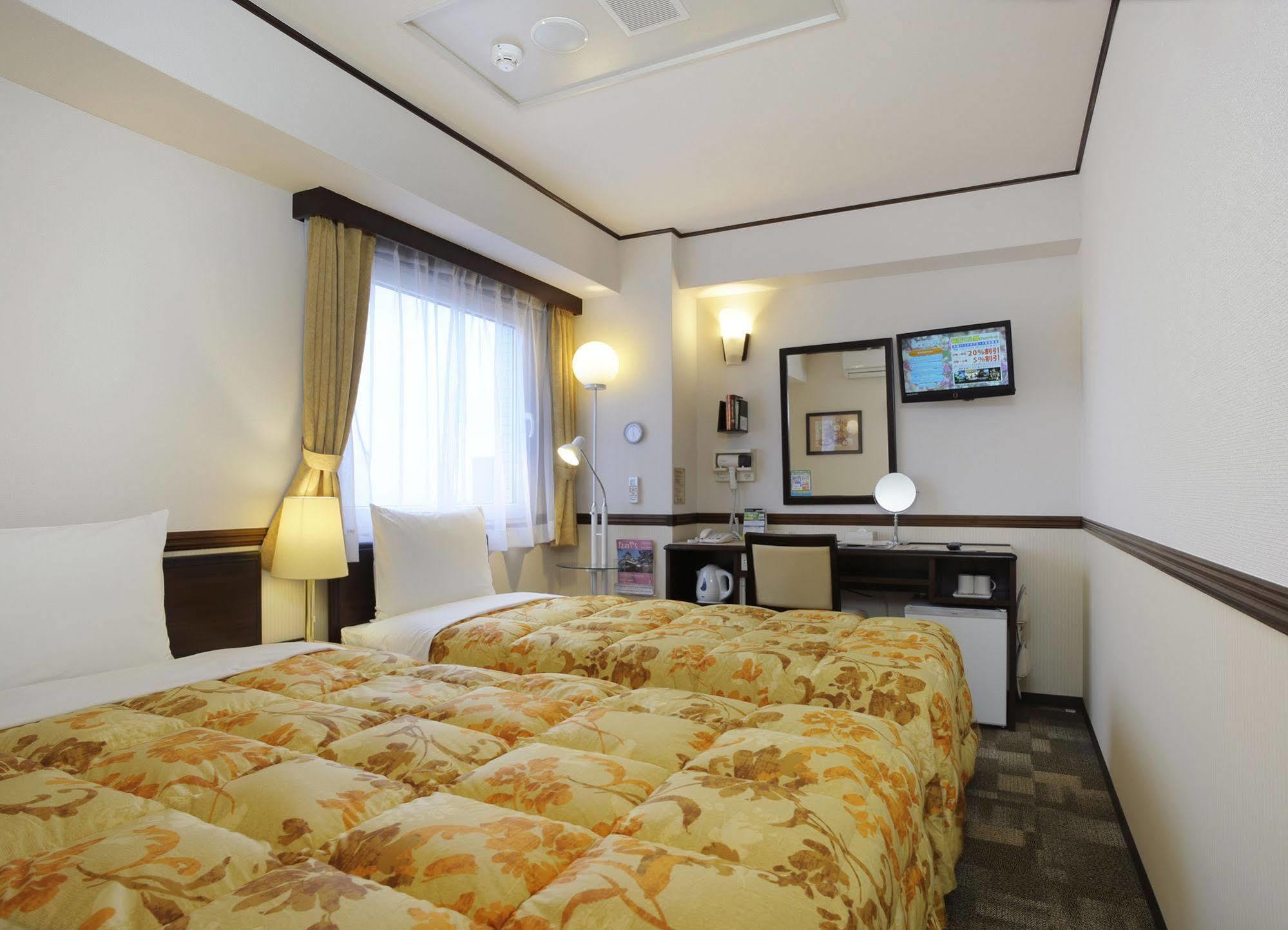 Toyoko Inn Sendai Higashi-Guchi No 2 Екстер'єр фото