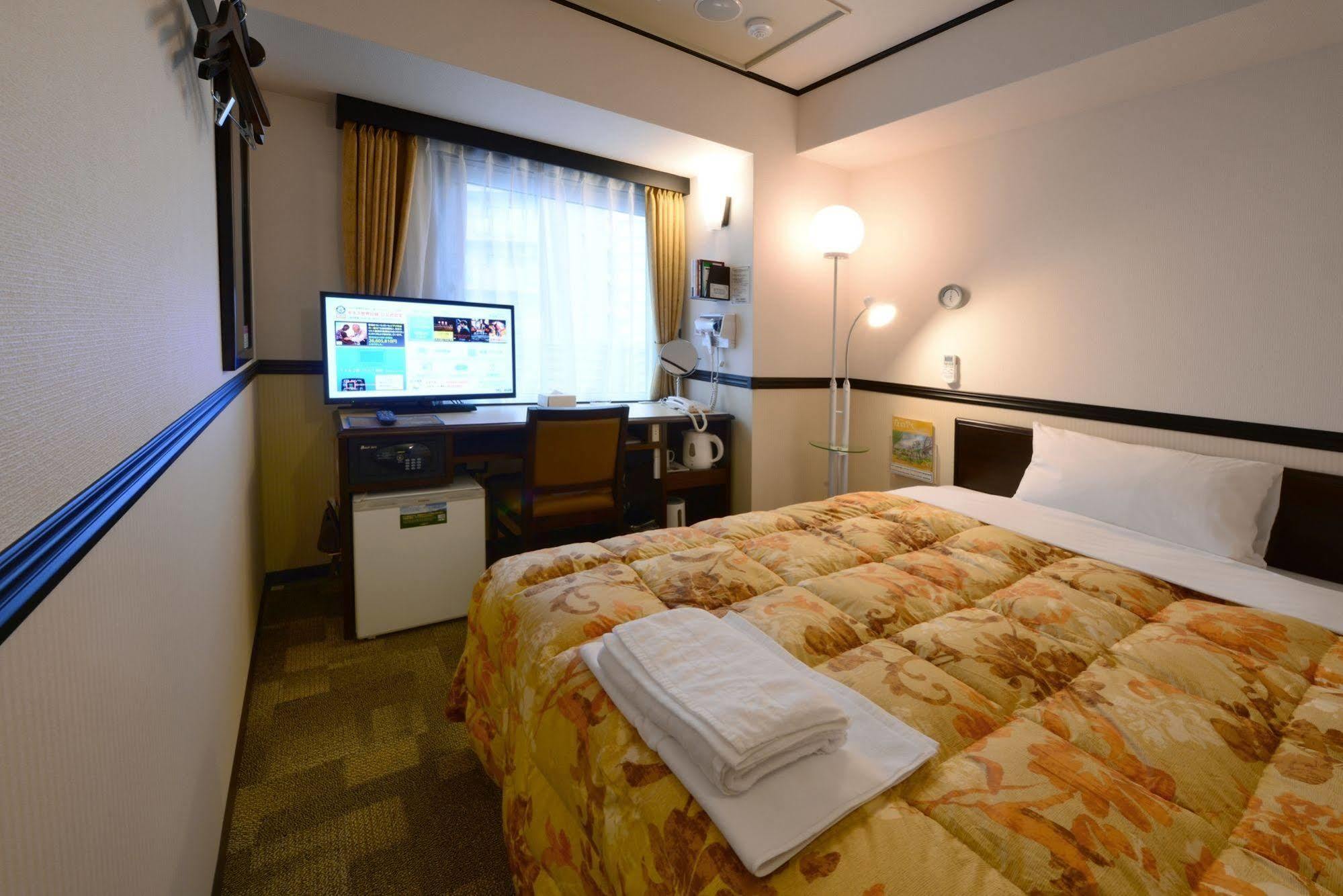 Toyoko Inn Sendai Higashi-Guchi No 2 Екстер'єр фото