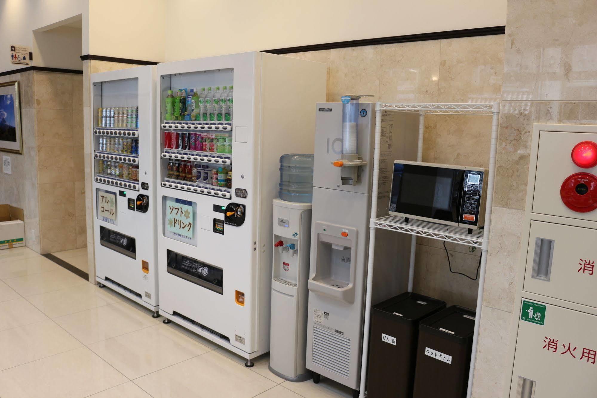 Toyoko Inn Sendai Higashi-Guchi No 2 Екстер'єр фото